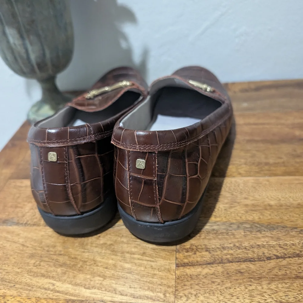 Aravon Womens Abbey Bit Loafer Brown Croco CI1064 Size 10-41.5‎